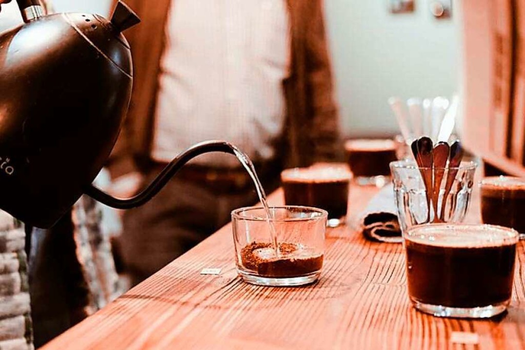 Neben der Kaffeezubereitung erfahren S...bau und Weiterverarbeitung von Kaffee.  | Foto: Debora Rudischhauser