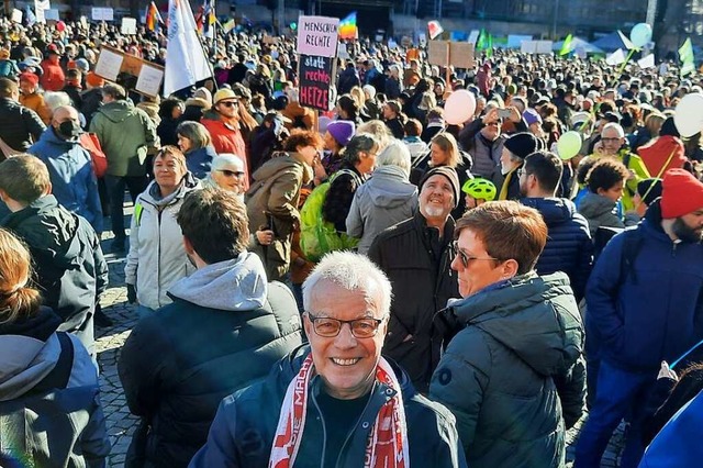 Pfarrer Rainer von Oppen aus Neustadt bei der jngsten Kundgebung in Freiburg  | Foto: Verena Pichler