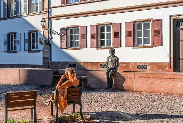 Albert Schweitzer, hier eine Gedenkbs...gen ein musikalisches Denkmal gesetzt.  | Foto: anne telw