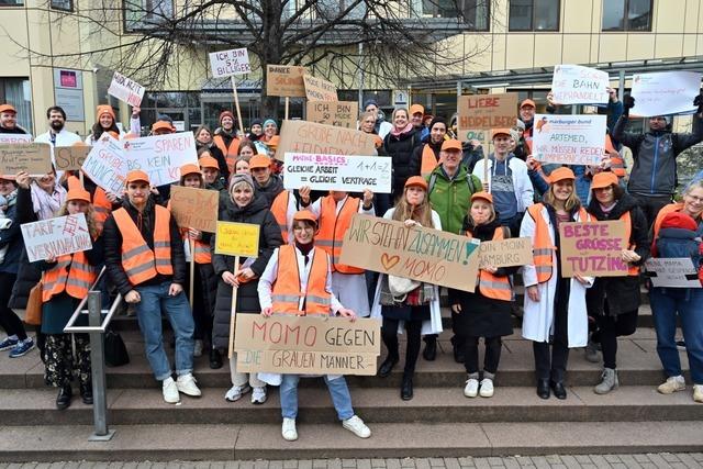 Rund 60 rzte von Josefs- und Lorettokrankenhaus in Freiburg fordern Tarifverhandlungen
