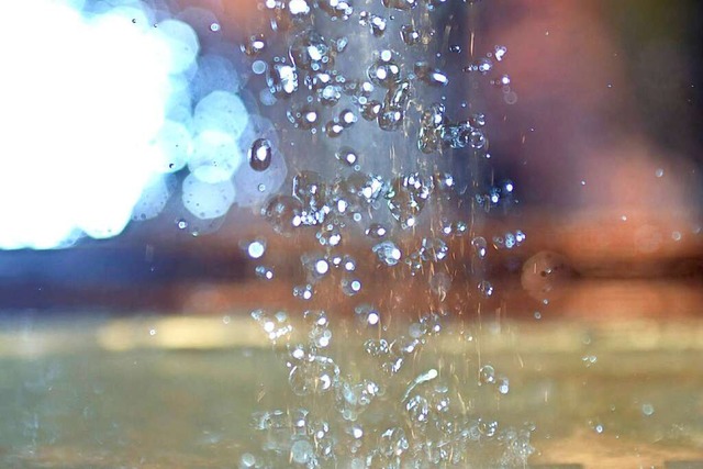 In Trockenzeiten fliet in Sulzburg auch Wasser eines Zweckverbands.  | Foto: Volker Mnch