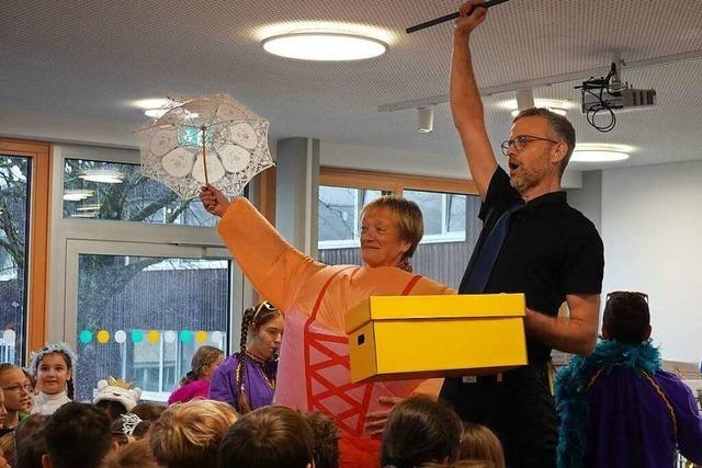 Fotos: Schule und Kindergarten von Narren in Rickenbach gestrmt