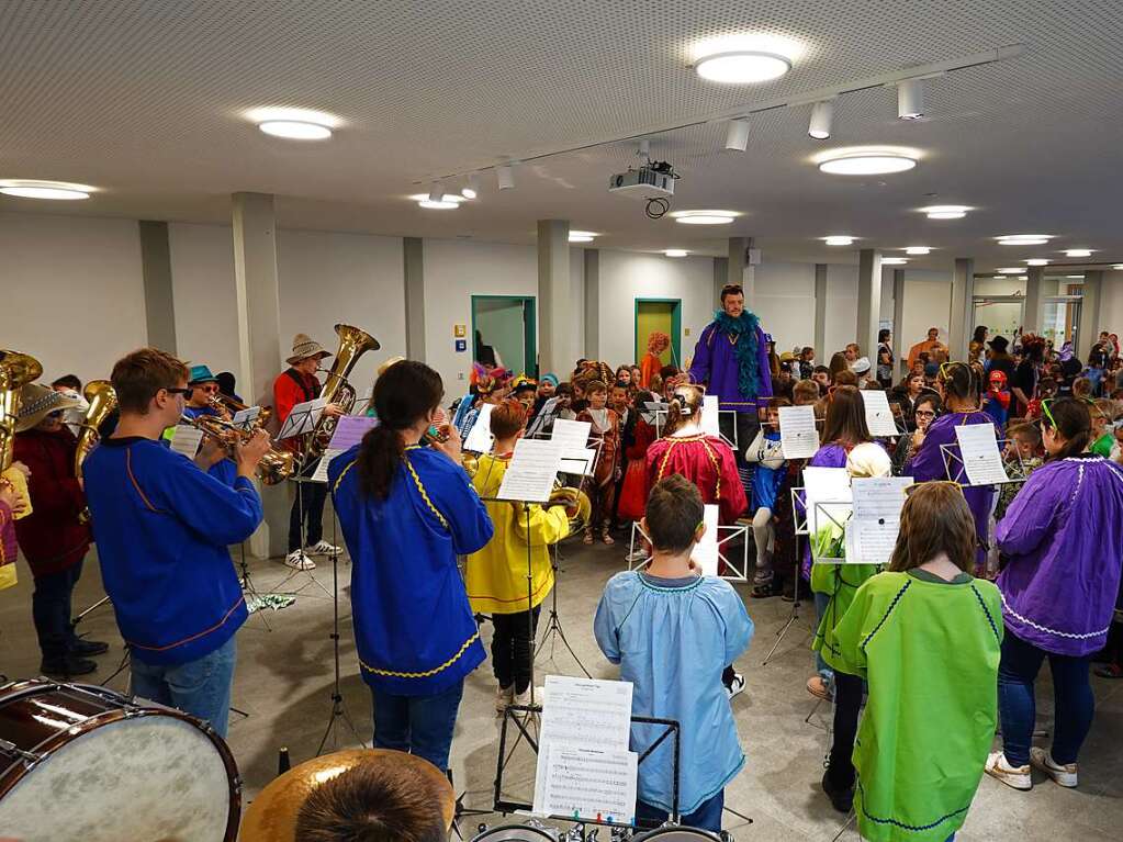 Impressionen aus Rickenbach vom Kindergarten- und Schulsturm