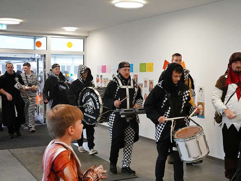 Impressionen aus Rickenbach vom Kindergarten- und Schulsturm