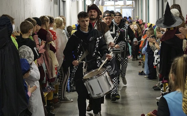 Trotz schlechten Wetters war die Stimmung in Rickenbach gut.  | Foto: Hans-Jrgen Sackmann