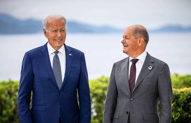 Joe Biden (links) und Olaf Scholz haben viel zu besprechen.  | Foto: Michael Kappeler (dpa)