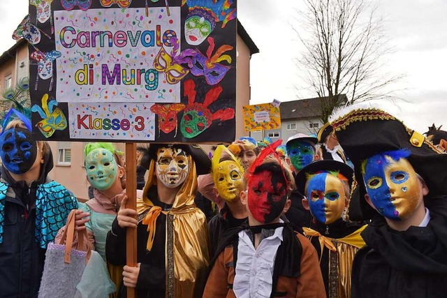 Die dritte Klasse zeigte ihre Masken und Kostme.  | Foto: Tobias Bscher