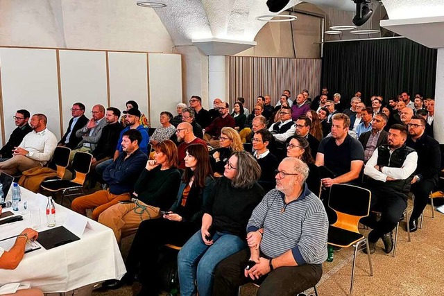 Das Interesse am Gewerbeverein ist gro...t und die Versammlung war gut besucht.  | Foto: Valentin Zumsteg