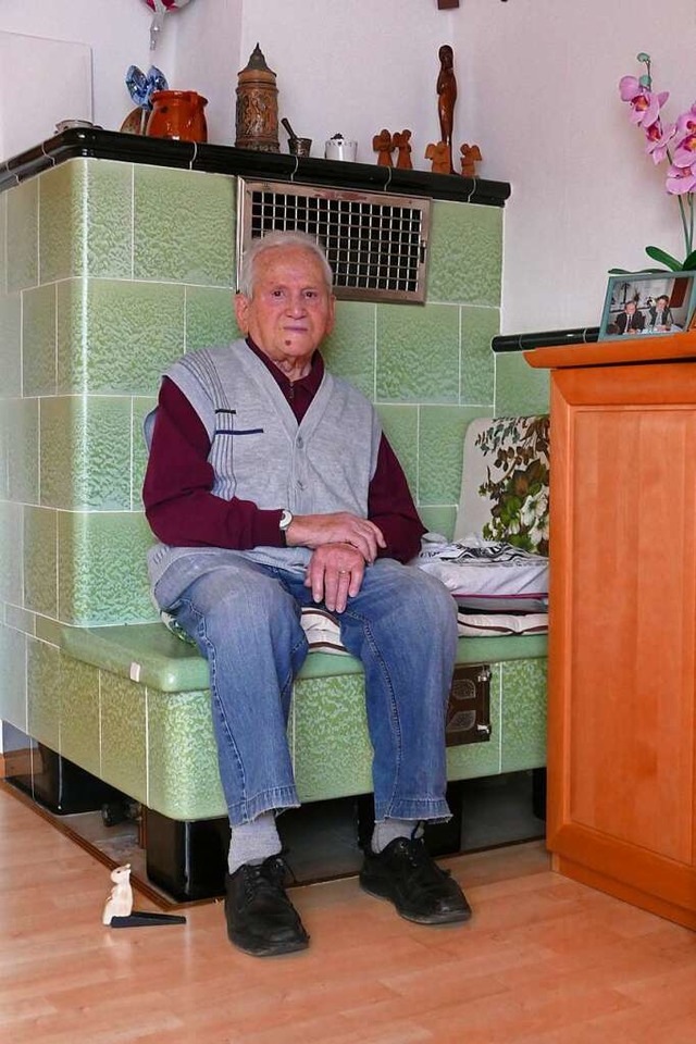 Der 99-jhrige Eugen Bausch ist seit mehr als 80 Jahren bei der Feuerwehr.  | Foto: Lara Wehler