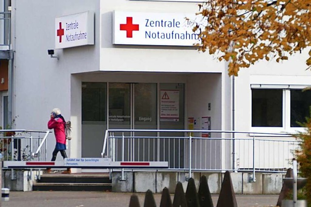 Im nahen Klinikum konnte das Leben des...strzten Mannes nicht gerettet werden.  | Foto: Helmut Seller