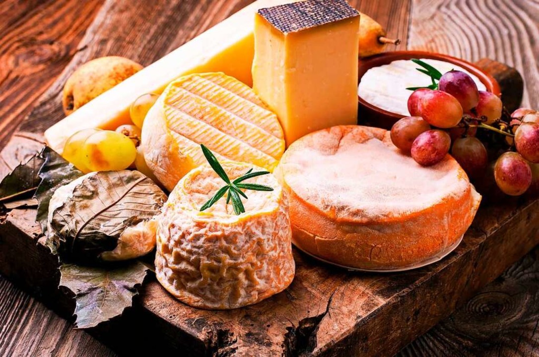 Ein Käsebrett nach  dem Hauptgang? Die Käsewelt hat viele Sorten zu bieten.  | Foto: HLPhoto