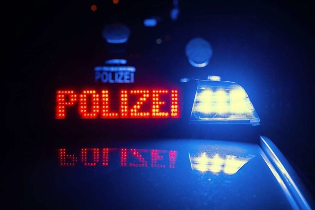 Ein bislang unbekannter Mann hat nach ...lagen. Die Polizei sucht jetzt Zeugen.  | Foto: Marijan Murat (dpa)