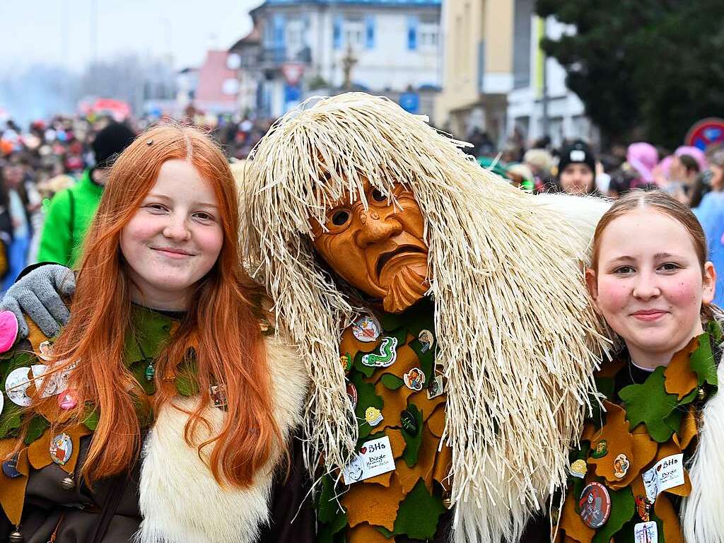 Feinste Stimmung und immer wieder Konfetti: der groe Umzug in Bad Krozingen versprach jede Menge Spa.