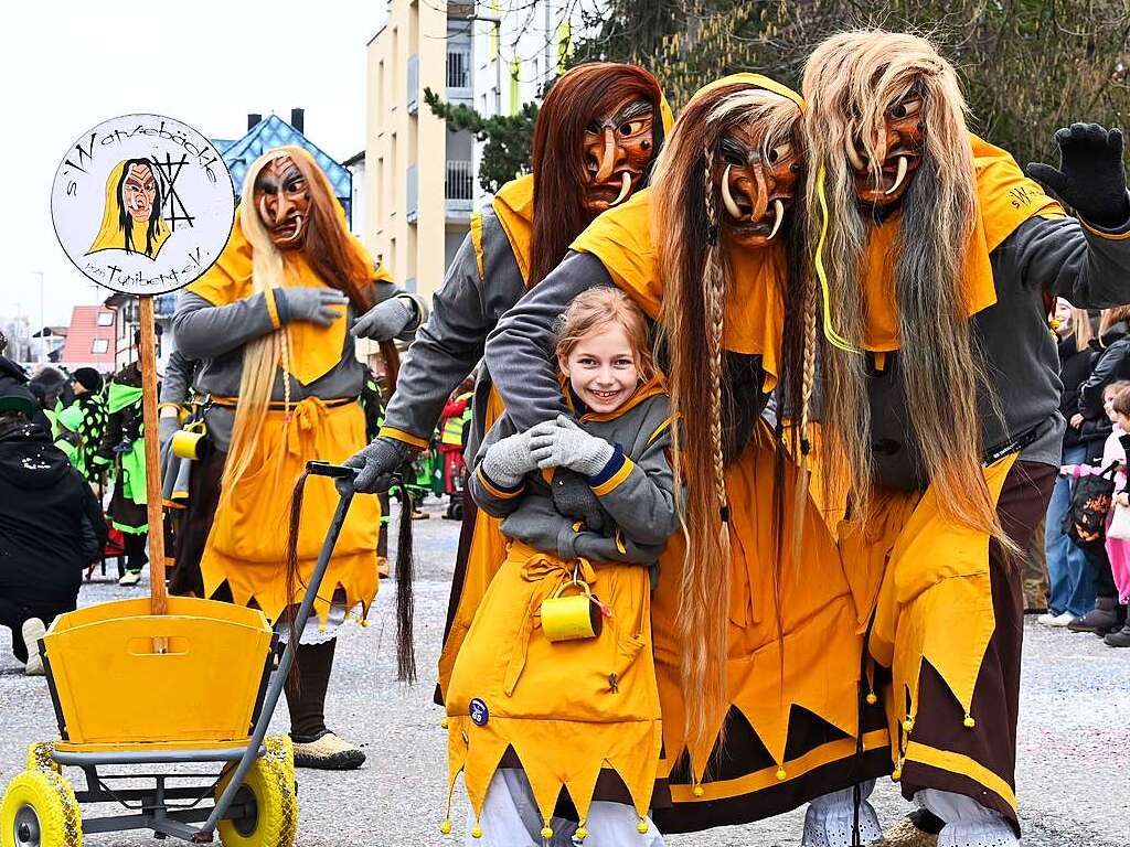 Feinste Stimmung und immer wieder Konfetti: der groe Umzug in Bad Krozingen versprach jede Menge Spa.