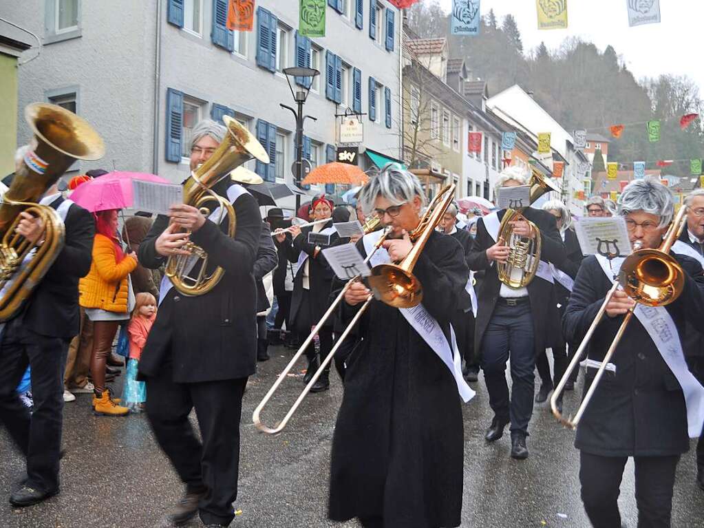 Impressionen vom Zeller Fasnachtsumzug am Sonntag mit den herrlichen Motivwagen und Fugruppen.