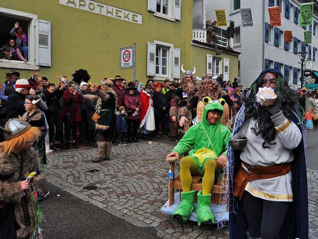 Impressionen vom Zeller Fasnachtsumzug am Sonntag mit den herrlichen Motivwagen und Fugruppen.