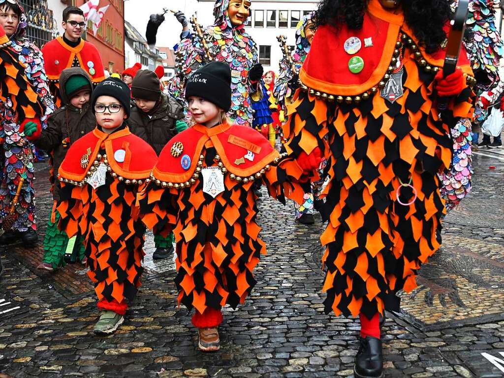 Buntes Narrentreiben in Freiburg