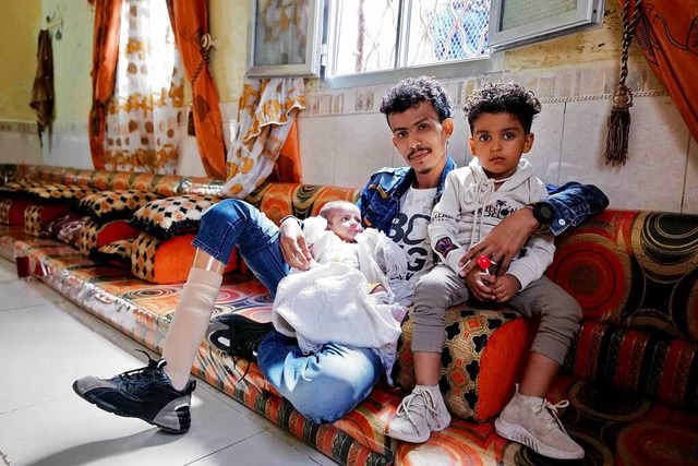 Abdullah und seine Kinder: &#8222;Nach...ene Familie zu haben&#8220;, sagt er.   | Foto: Till Mayer