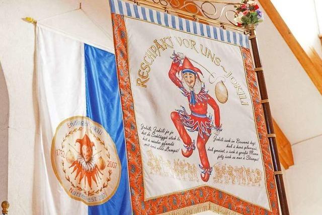 Fotos: Endinger Narren feiern ihre neue Fahne und Einsatz fr die Fasnet ber Jahrzehnte