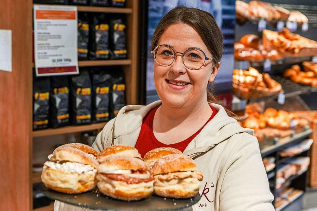 In einer hessischen Bäckerei gibt es a...chsalat, Mett oder Thunfisch zur Wahl.  | Foto: Christian Lademann (dpa)