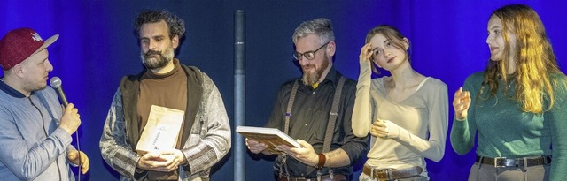 Poetry-Slam im Dorfstbli: Moderator A...nn, Marit Linder und Hannah Grnebaum   | Foto: Paul Eischet