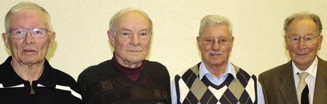 Der Mnnerchor Wehr ehrte die langjhr...r Schuberth und Klaus John (von links)  | Foto: Hansjrg Bader