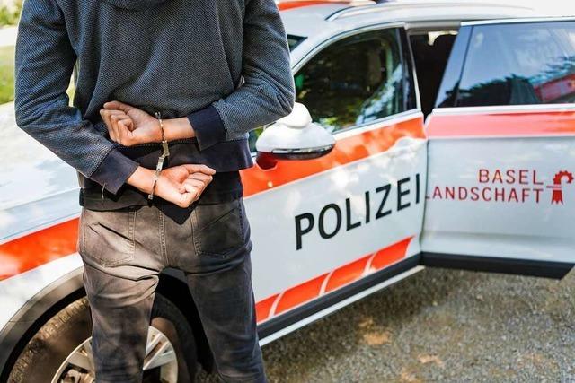In Binningen soll ein Mensch getötet worden sein - Polizei nimmt Verdächtigen fest