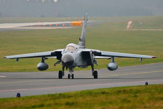 Ein Bundeswehr-Aufklrungsflugzeug vom...en Kampfjets eingesetzt werden sollen.  | Foto: Harald Tittel (dpa)