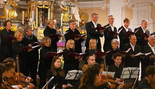 Die evangelische Kantorei Rheinfelden ...Leben von Jesus Christus erzhlt wird.  | Foto: Roswitha Frey