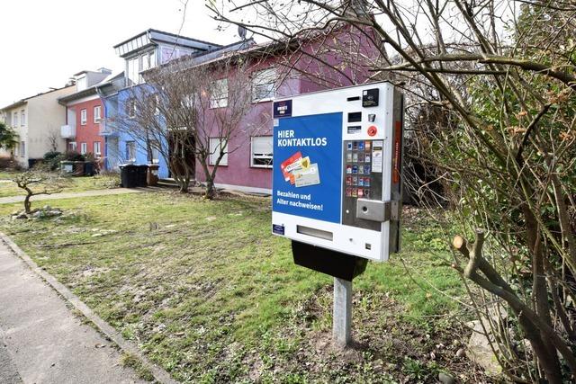 In der Joseph-Brandel-Anlage in Freiburg wurde ein Zigarettenautomat aufgestellt – aus Versehen