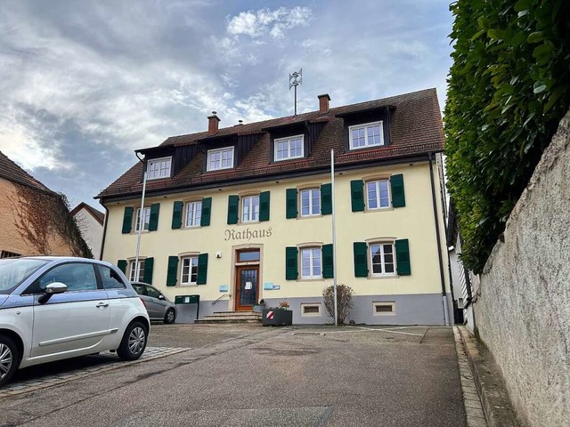 Der Biengener Rathausplatz ist mehr ein Parkplatz als ein Platz.  | Foto: Susanne Ehmann