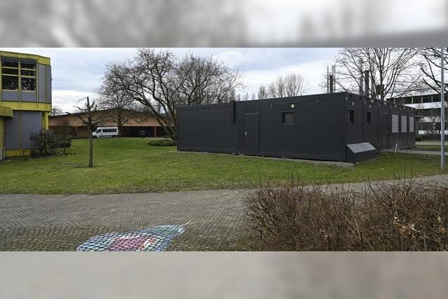 Schule erhlt zwlf weitere Container