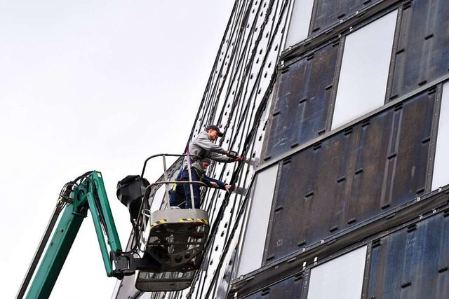 Das Land Baden-Wrttemberg, Eigentmer...wird wieder an der Fassade gearbeitet.  | Foto: Rita Eggstein