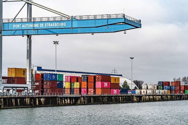 14 Prozent weniger Container wurden 2023 im Straburger Hafen umgeschlagen.  | Foto: Anne Telw