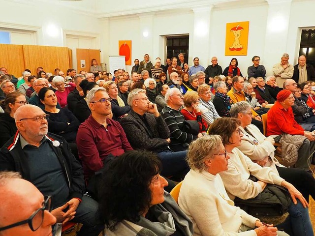 Auf groe Resonanz stie das Podium de...ehen oder sogar vom Foyer aus zuhren.  | Foto: Herbert Frey