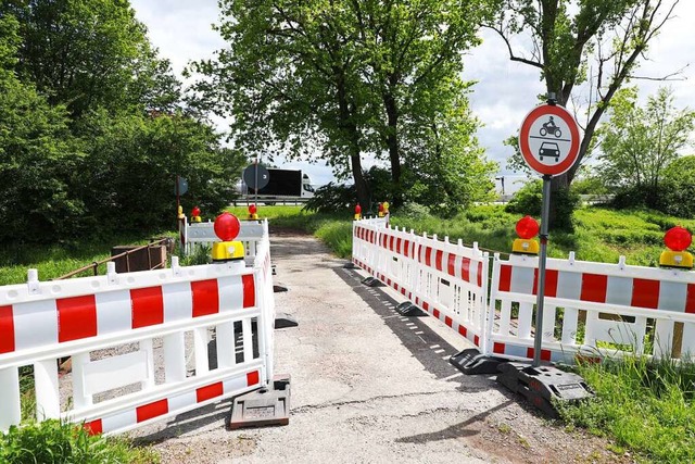 Durch die Lcke im Lrmschutzwall an d...ei Krzell dringt ein hoher Lrmpegel.  | Foto: Christoph Breithaupt