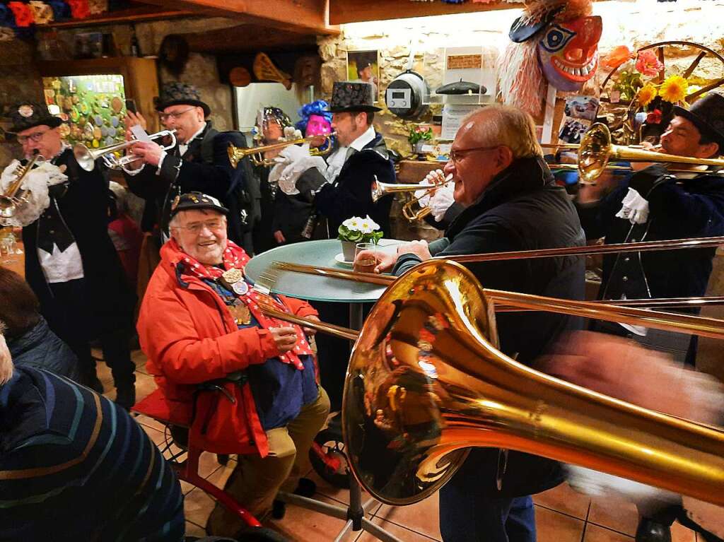 Eng und urig: Die Schopffasnacht in Weil am Rhein ist ein besonderes Erlebnis.