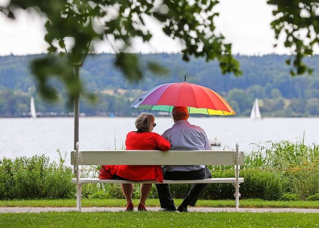 Rentner erhalten nicht nur Geld vom St...uern und Sozialversicherungsbeitrge.   | Foto: Thomas Warnack