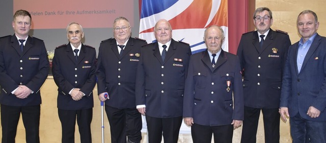 Ehrungen bei der Gesamtwehr Sasbach: (..., Lothar Helbling und Dietmar Mller.   | Foto: Roland Vitt