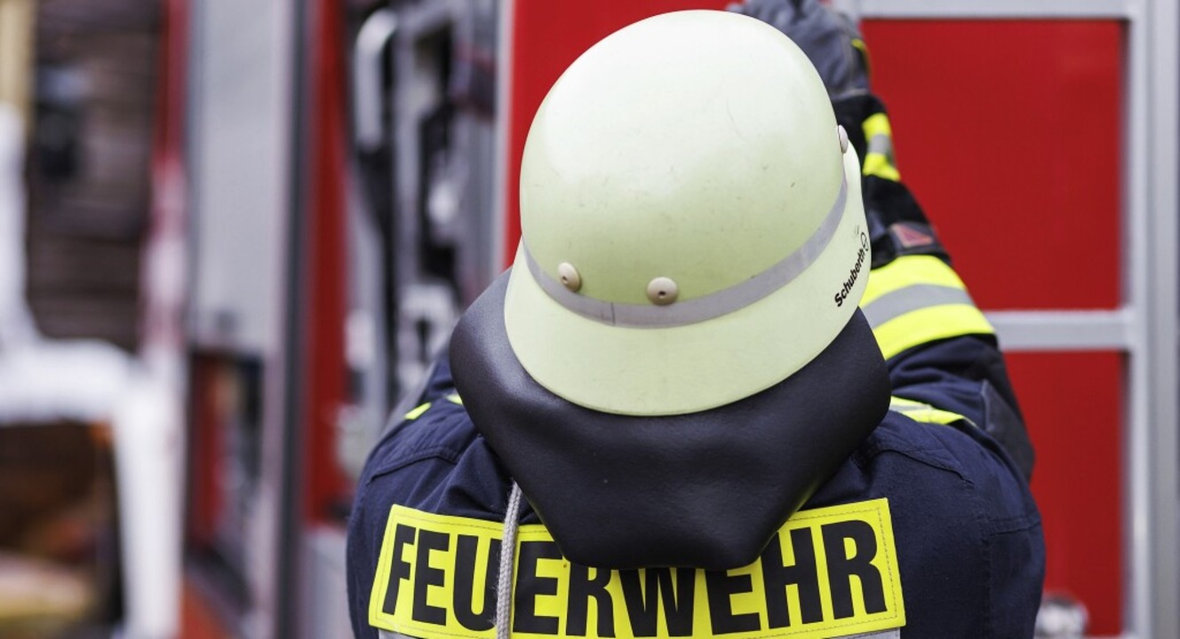 Bei Einstzen sind Feuerwehrleute imme...n Ansprechpartnern ausgebildet werden.  | Foto: Philipp von Ditfurth (dpa)