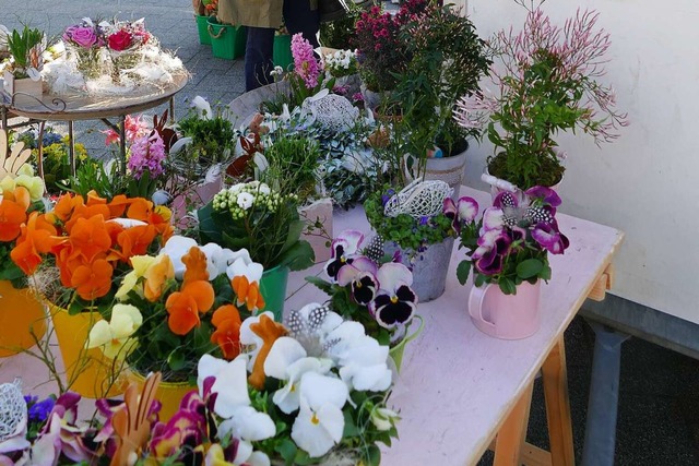 Blumen auf dem Wochenmarkt &#8211; die...len in Efringen-Kirchen schon lnger.   | Foto: Victoria Langelott