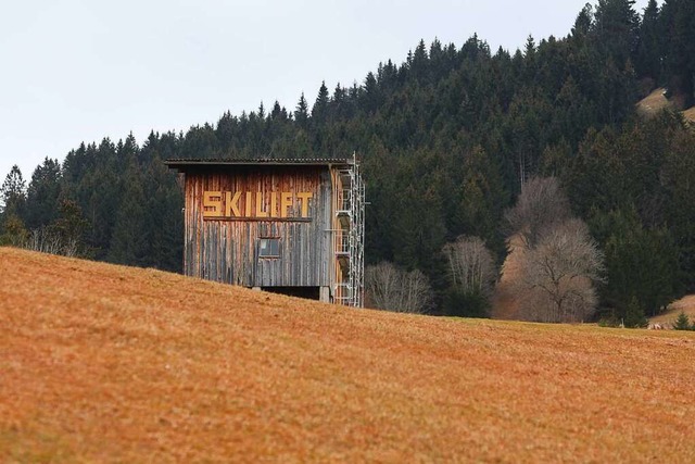 Selbst spte Schneeflle knnen die Skisaison wohl nicht mehr retten.  | Foto: Karl-Josef Hildenbrand (dpa)