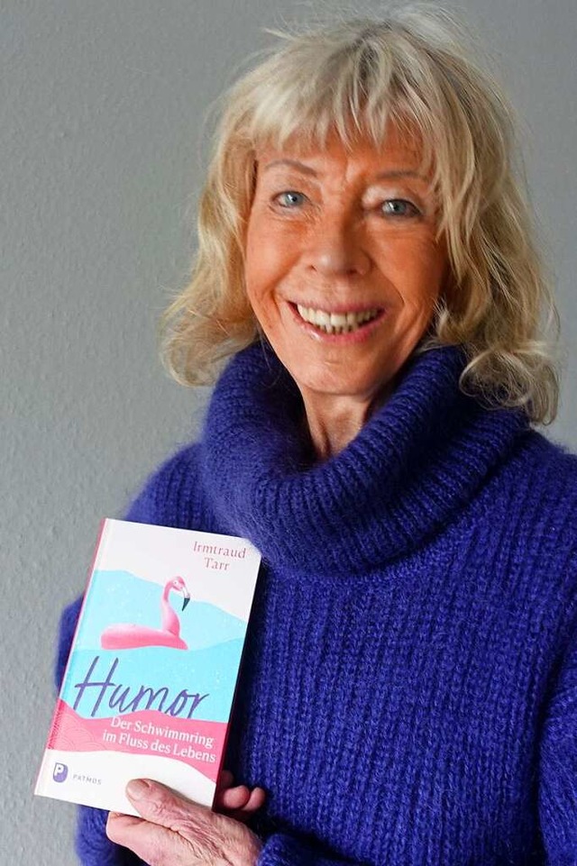 In ihrem neuen Buch beschreibt Irmtrau...m Humor gerade in schweren Zeiten ist.  | Foto: Roswitha Frey