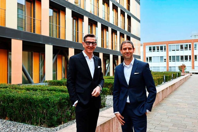 Die Sparkassen-Vorstnde Rainer Liebenow (links) und Christian Eschbach  | Foto: Sparkasse