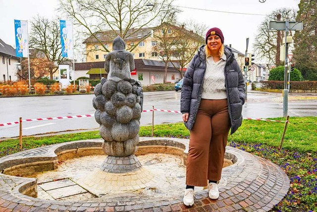 OB-Kandidatin Diana Hartwig sieht nich...um Vitra Campus durchfahren zu lassen.  | Foto: Alexandra Gnzschel