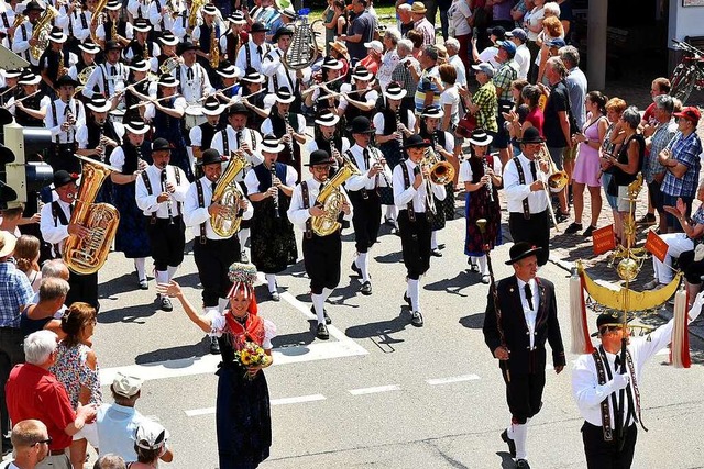 Ein Hhepunkt im Jubilumsjahr war fr...elle Simonswald das Kreistrachtenfest.  | Foto: Horst Dauenhauer