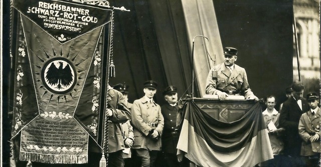 Eine Reichsbanner-Veranstaltung in Leipzig im August 1927  | Foto: Karl Keil (dpa)