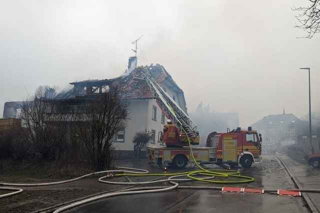 S�gewerk in Murg in Flammen – Bewohner eines Wohnhaus wurden zum Gl�ck gewarnt
