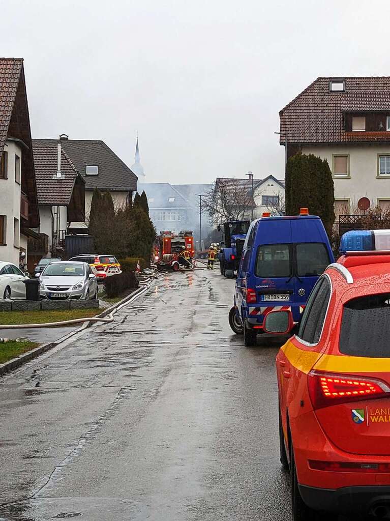 Das Sgewerk und das angrenzende Wohnhaus brannten aus. Die Rauchschwaden hingen noch lange ber dem Ort.