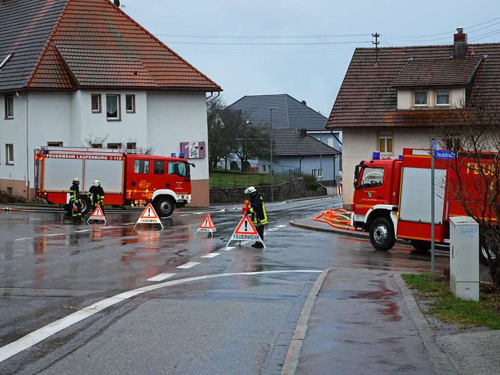 Das Sgewerk und das angrenzende Wohnhaus brannten aus. Die Rauchschwaden hingen noch lange ber dem Ort.